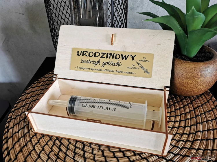 Pudelko_zastrzyk_2.jpg
