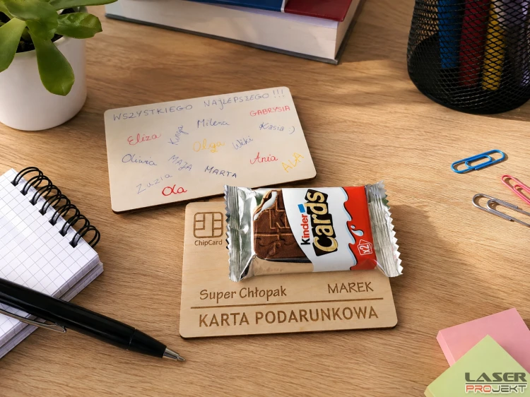 KinderCards_imię_tło4.png